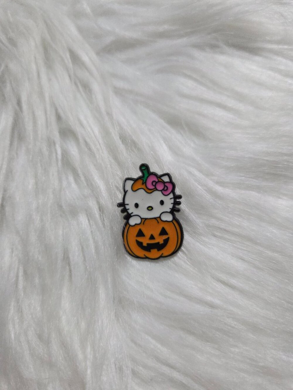 Hello Kitty Pumpkin Design Pin - Picture 4 of 4